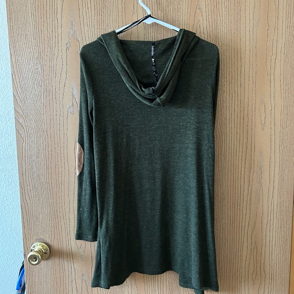 Light Weight Hooded Cardigan - Picture 2 of 3